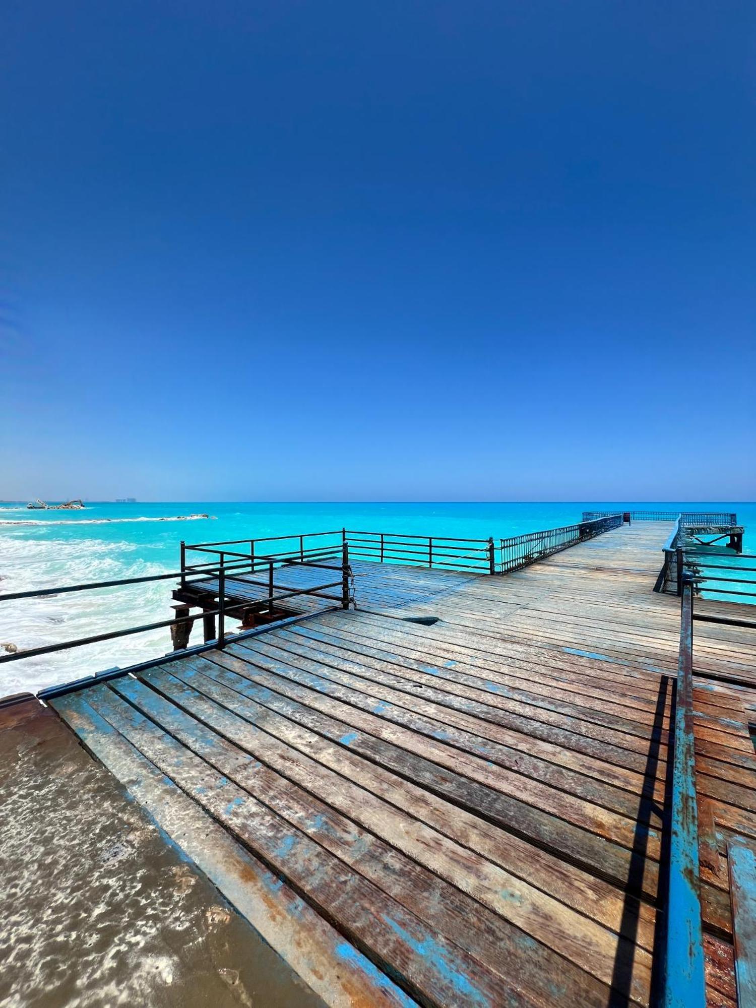 Beachfront Chalet In Green Beach, North Coast Villa เอลอาลาเมน ภายนอก รูปภาพ
