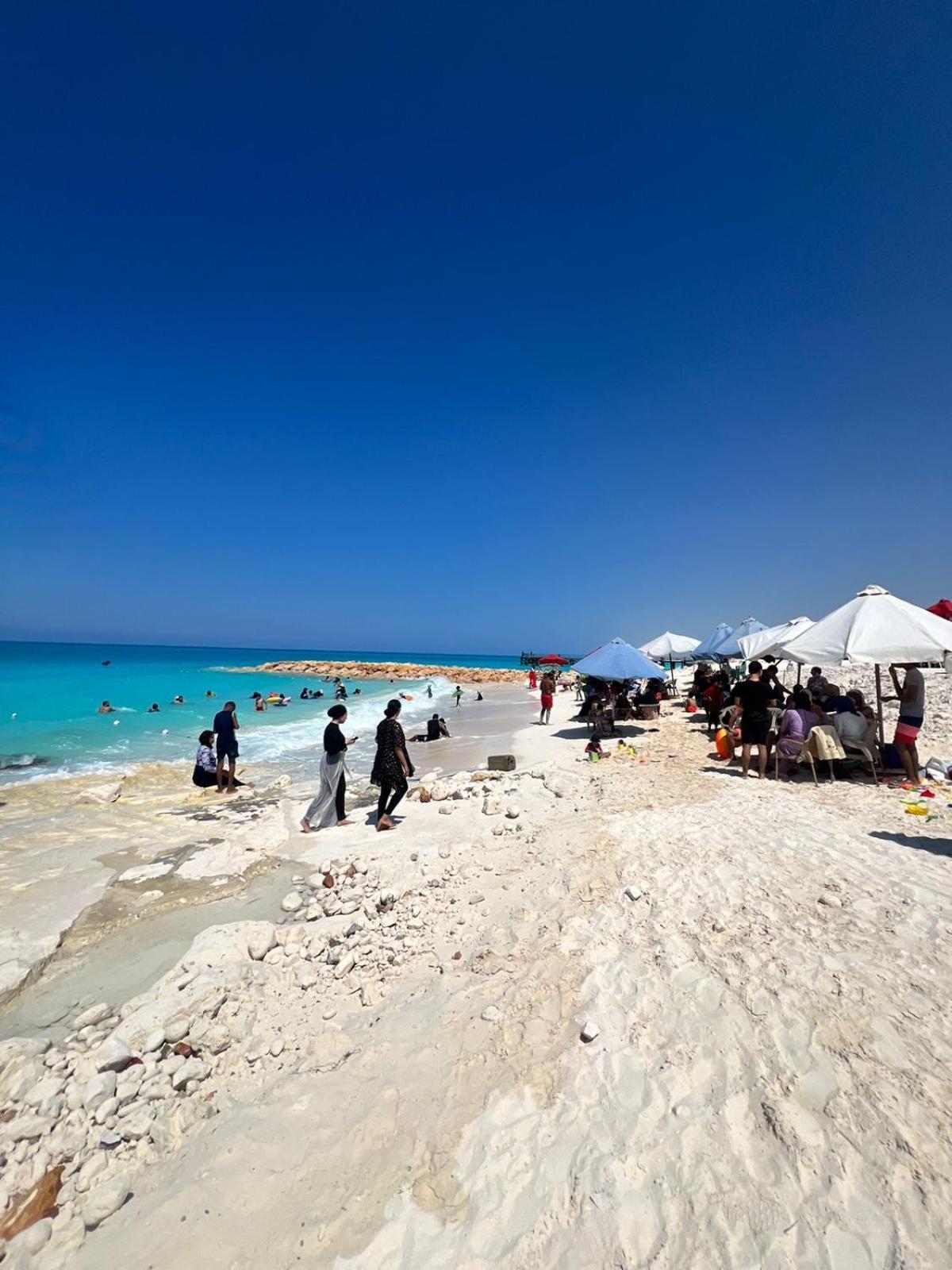 Beachfront Chalet In Green Beach, North Coast Villa เอลอาลาเมน ภายนอก รูปภาพ