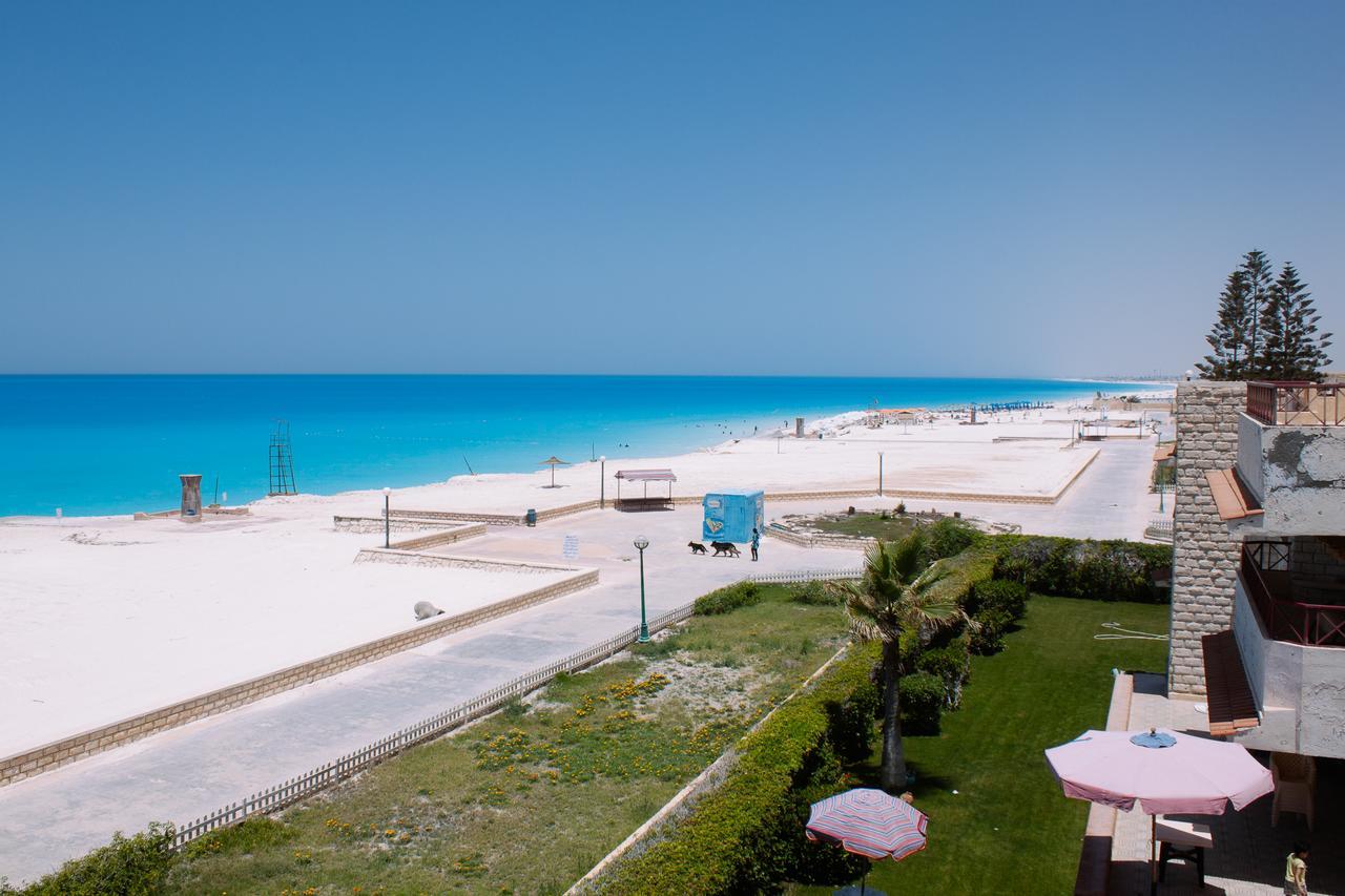 Beachfront Chalet In Green Beach, North Coast Villa เอลอาลาเมน ภายนอก รูปภาพ